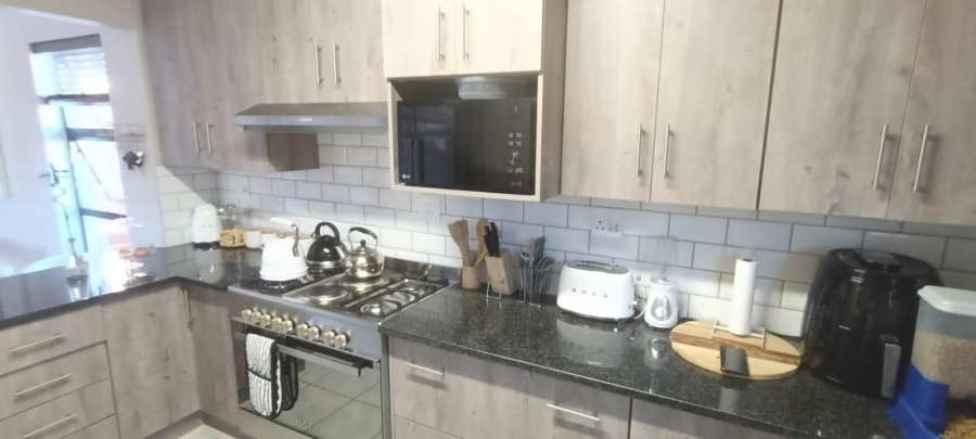 3 Bedroom Property for Sale in Langenhovenpark Free State